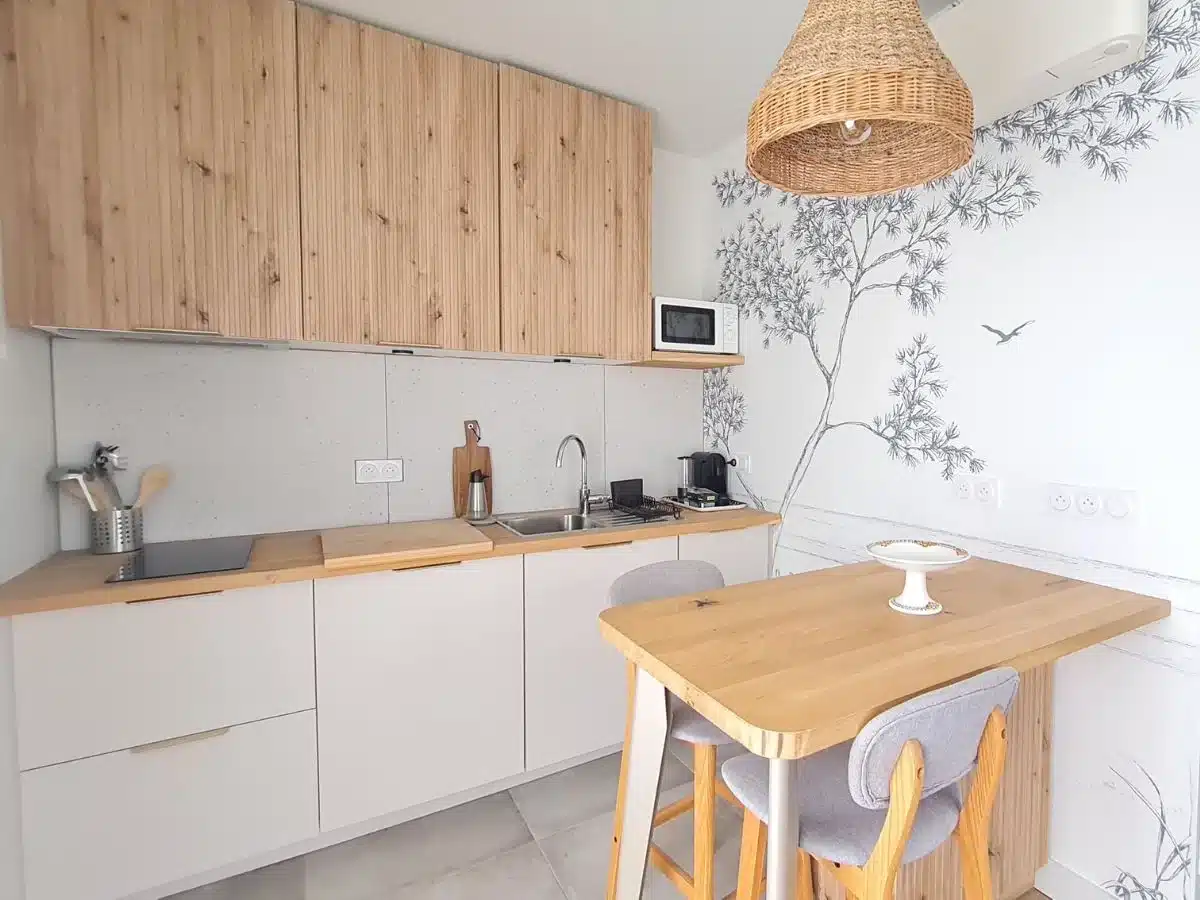 Optimisation d'espace, rénovation et décoration éco-responsable pour un studio locatif à Saint-Médard-en-Jalles proche Bordeaux